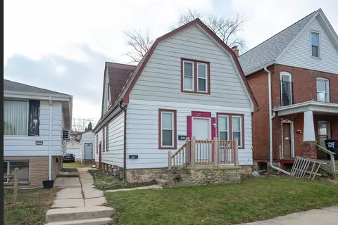727 Montana, South Milwaukee, WI 53172