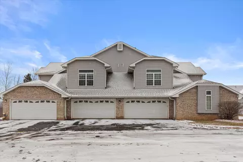 6915 S Rolling Mdws, Oak Creek, WI 53154