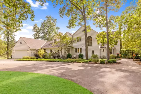 13105 N West Shoreland, Mequon, WI 53097