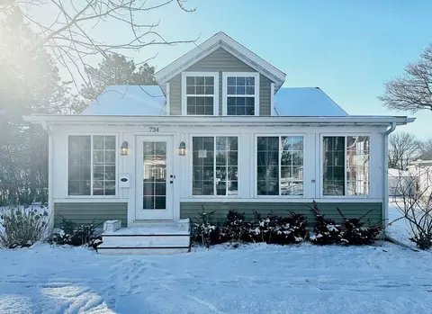734 Henry, Lake Geneva, WI 53147