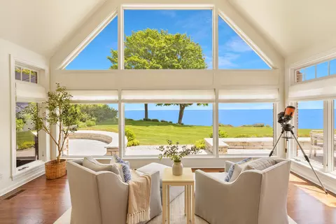 7200 N N Bch, Fox Point, WI 53217