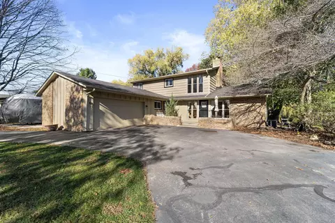 302 Jonsue, Wind Point, WI 53402