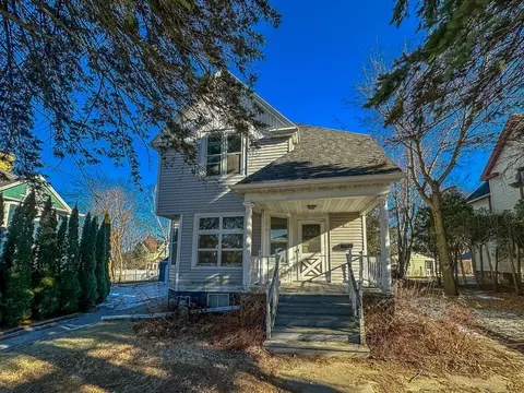 851 N 8th, Manitowoc, WI 54220