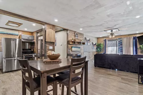 6050 W Calumet #101A, Milwaukee, WI 53223