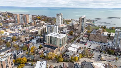 1550 E Royall #601, Milwaukee, WI 53202