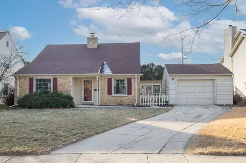 2673 N Harding, Wauwatosa, WI 53226