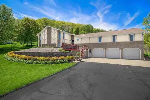 739 4th, La Crescent, MN 55947