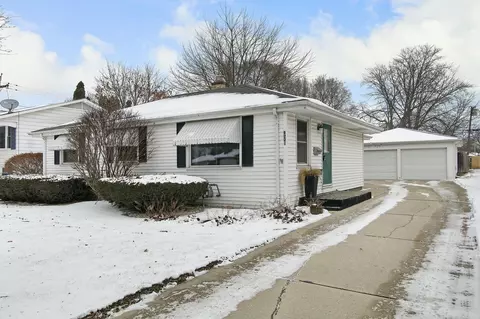 8221 25th, Kenosha, WI 53143