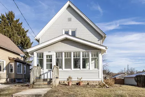 229 Waverly, Waukesha, WI 53186