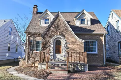 2727 N 73rd, Wauwatosa, WI 53210
