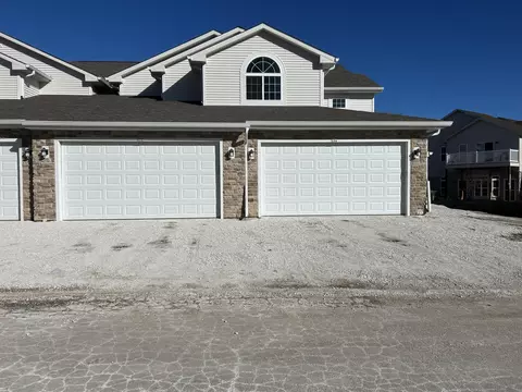 w141n9978 Seven Pnes #202, Germantown, WI 53022