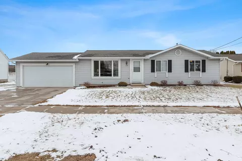 1824 Menasha, Manitowoc, WI 54220