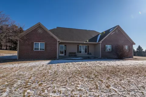 8294 Broadview, Wayne, WI 53040