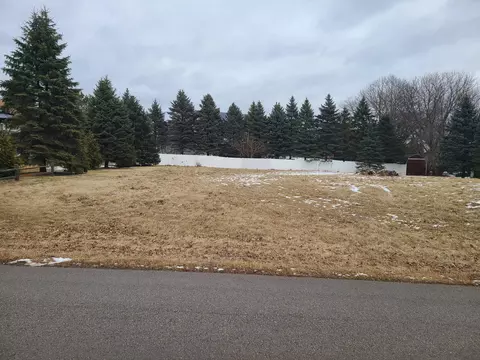 6910 Shady Ln, Newburg, WI 53090