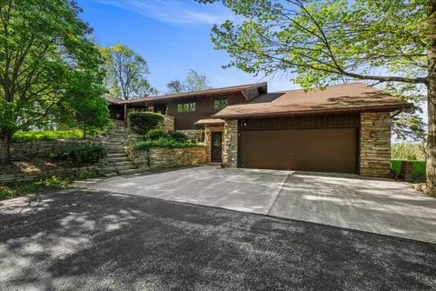 n1535 Rabe Hilltop Road, New Holstein, WI 53061