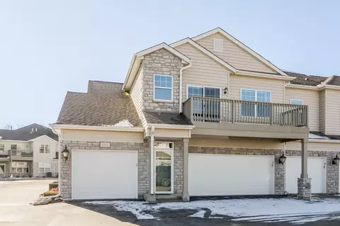 n17w26475 Meadowgrass #C, Pewaukee, WI 53072