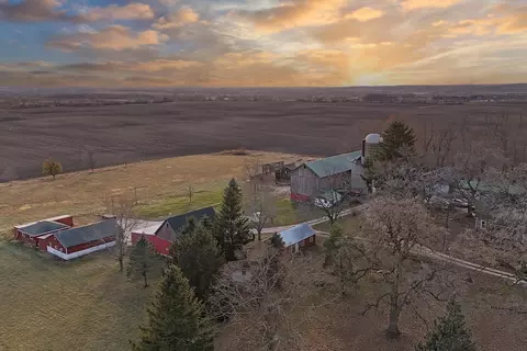 16103 38th, Paris, WI 53144