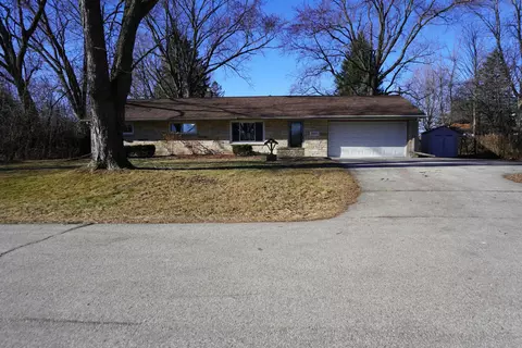3885 Glen Echo, Brookfield, WI 53005