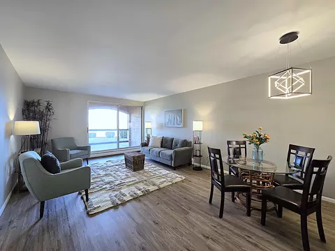 11907 W Appleton #17, Milwaukee, WI 53224