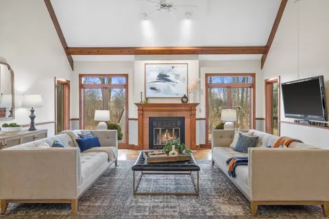 10547 N Stratford, Mequon, WI 53092