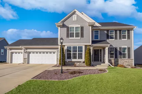 2024 Willow Pond, Grafton, WI 53024