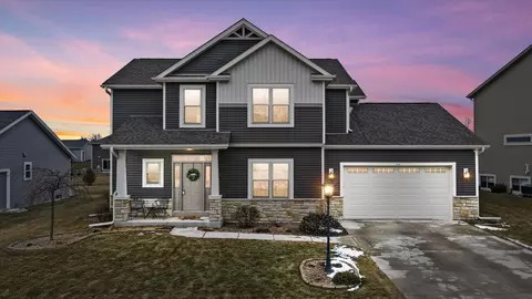 268 Silver Lk, Oconomowoc, WI 53066