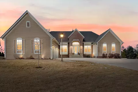 118 Kestrel, Hartland, WI 53029