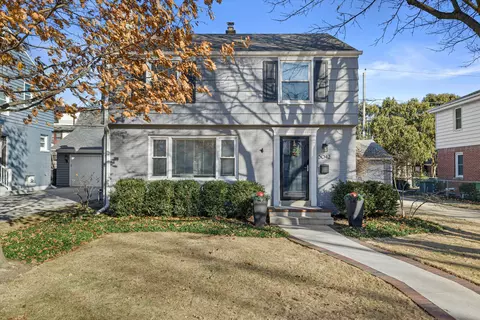 5042 N Larkin, Whitefish Bay, WI 53217