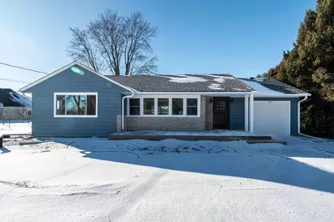 3365 S Johnson, New Berlin, WI 53146