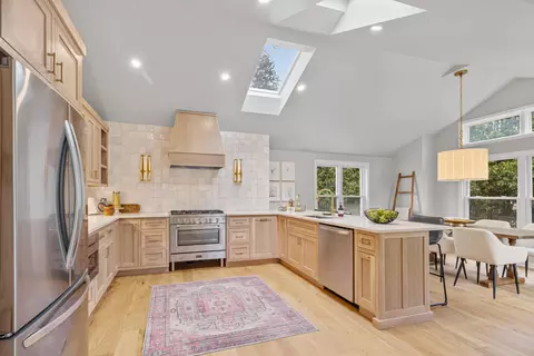 7700 N Seneca, Fox Point, WI 53217