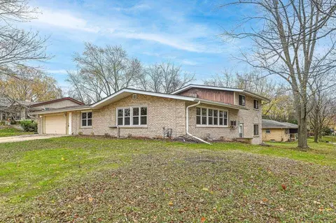 5301 Orchard, Greendale, WI 53129