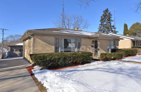 1344 Howard, Racine, WI 53404