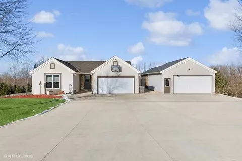 n8825 North German Road, Kekoskee, WI 53050