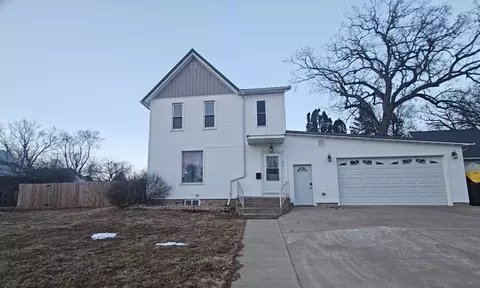 727 W Hickory, Lancaster, WI 53813
