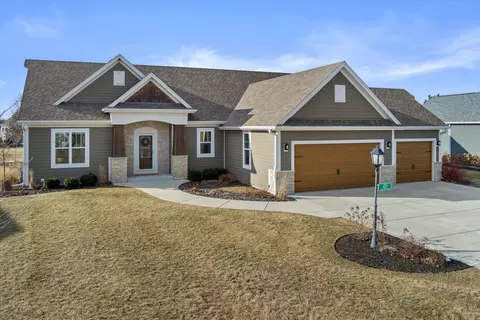 3127 Mineral Spgs, Summit, WI 53066