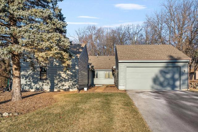 w133n8141 Danell, Menomonee Falls, WI 53051 | MLS# 1904624 | 24 Photos - Duplex For Sale Menomonee Falls Wi