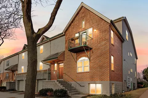2424 S Wentworth #6, Milwaukee, WI 53207