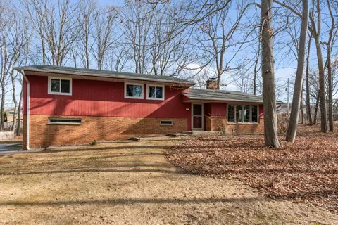 400 Oakwood, Thiensville, WI 53092
