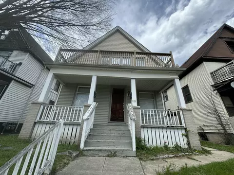 526 E Locust, Milwaukee, WI 53212
