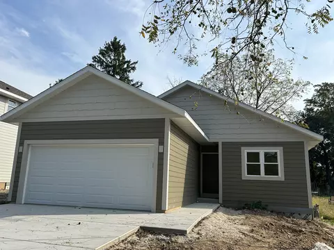 823 High, Oconomowoc, WI 53066