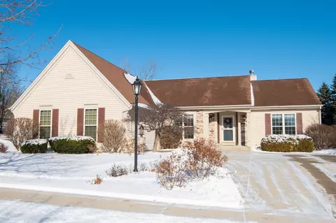 918 River Park, Waukesha, WI 53189