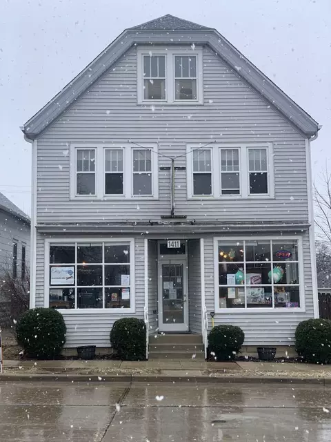 1411 Rawson, South Milwaukee, WI 53172