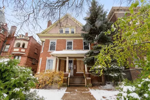 3217 W W Wls, Milwaukee, WI 53208