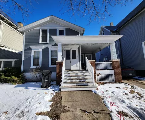 905 College, Racine, WI 53403