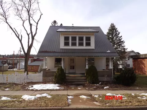209 N East, Wonewoc, WI 53968
