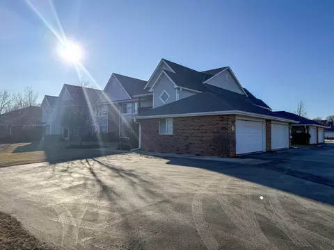 165 W Aspen #7, Oak Creek, WI 53154