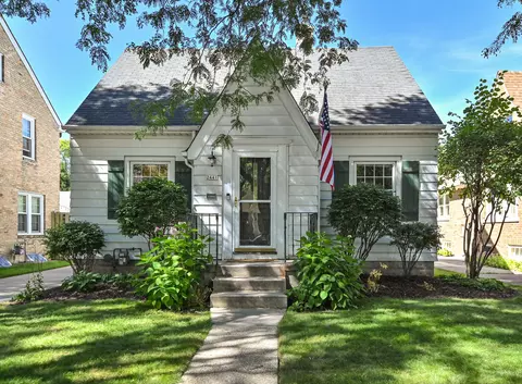 2441 N 84th, Wauwatosa, WI 53226