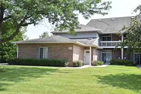 599 Westfield #B, Pewaukee, WI 53072