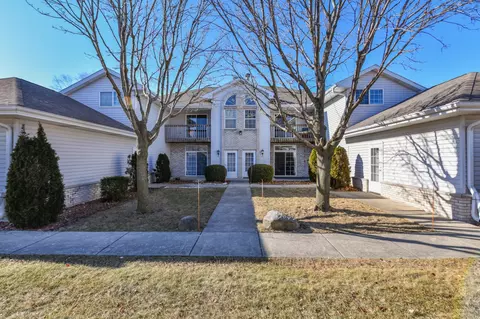 6200 S Creekside #3, Cudahy, WI 53110