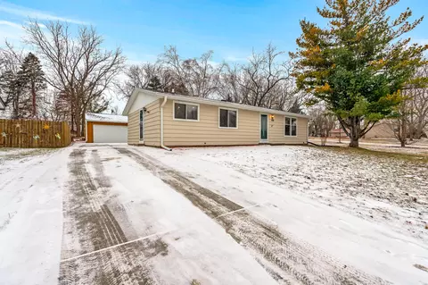 1527 Edgewood, South Milwaukee, WI 53172